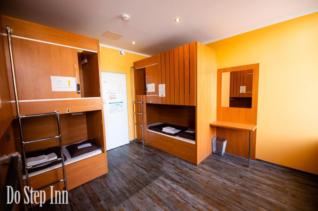 Do Step Inn Central - Self-Service-Hostel Wien Eksteriør bilde