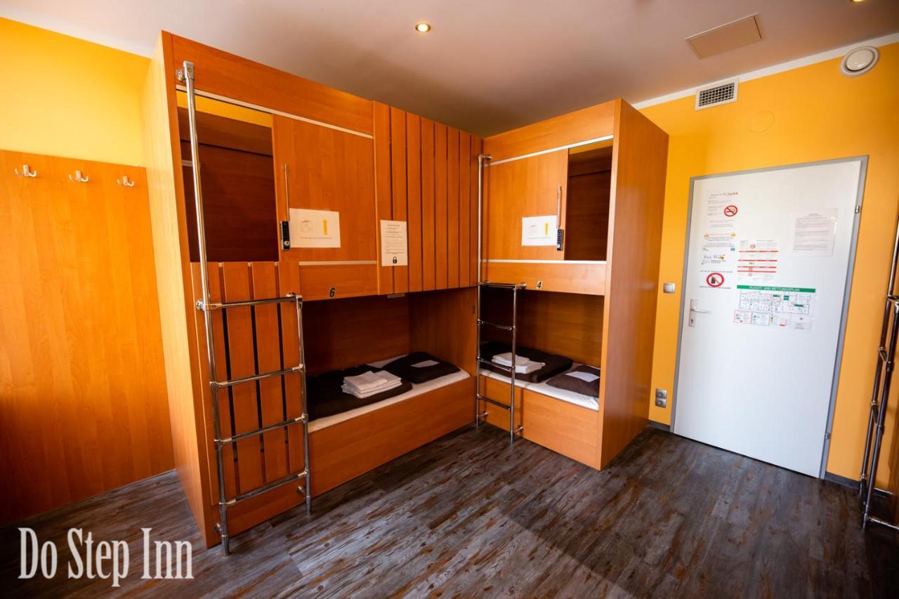 Do Step Inn Central - Self-Service-Hostel Wien Eksteriør bilde
