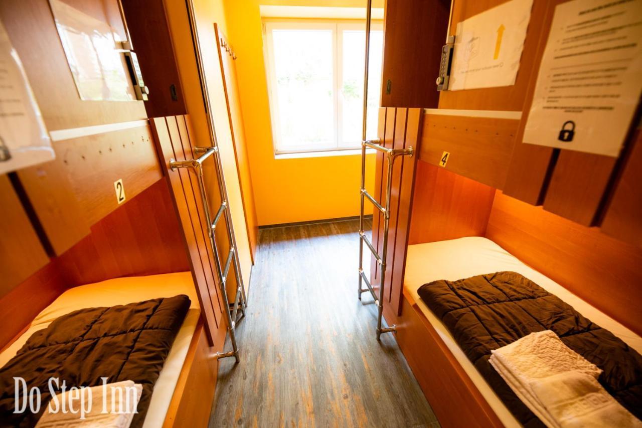 Do Step Inn Central - Self-Service-Hostel Wien Eksteriør bilde