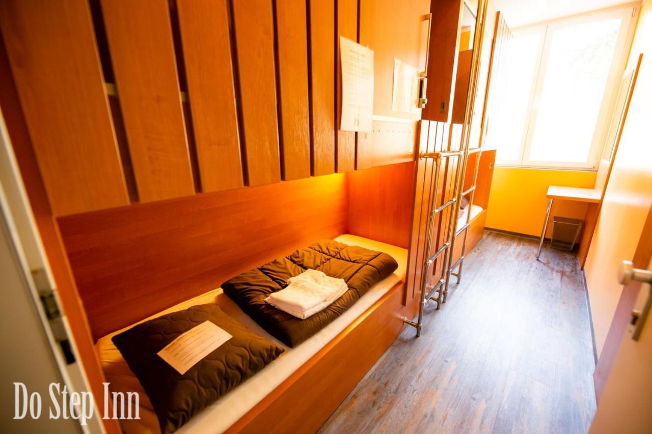 Do Step Inn Central - Self-Service-Hostel Wien Eksteriør bilde
