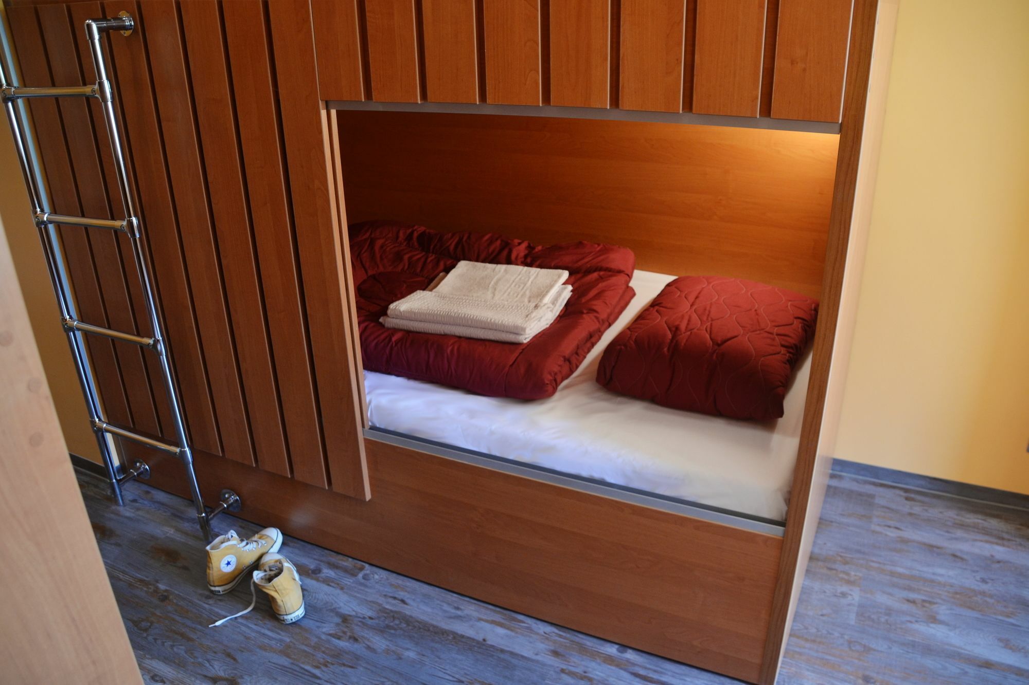Do Step Inn Central - Self-Service-Hostel Wien Eksteriør bilde